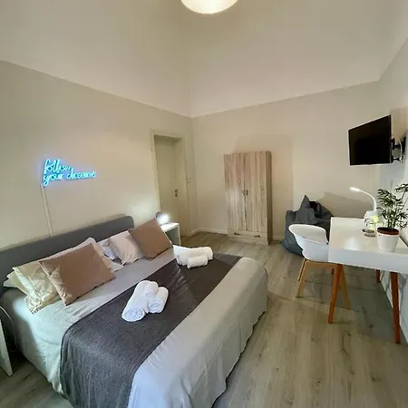 4 Balconi Paladini E Couette-café Lecce