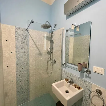 4 Balconi Paladini E Couette-café 3*