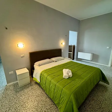 Oda ve Kahvaltı 4 Balconi Paladini E Lecce