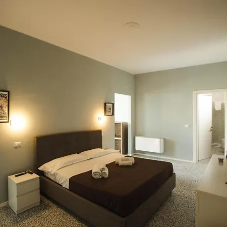 4 Balconi Paladini E Oda ve Kahvaltı Lecce